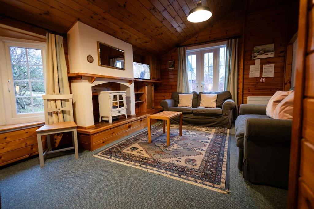 Cozy Norwegian Style Log Cabin In Rural Snowdonia - 2 Bedrooms & Parking By Seren Short Stays Ffestiniog Exterior photo