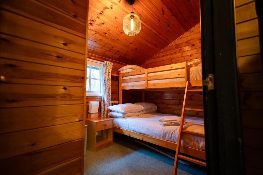Cozy Norwegian Style Log Cabin In Rural Snowdonia - 2 Bedrooms & Parking By Seren Short Stays Ffestiniog Exterior photo