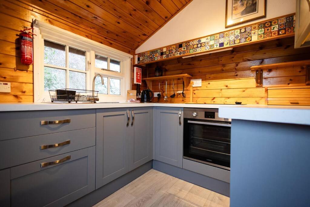Cozy Norwegian Style Log Cabin In Rural Snowdonia - 2 Bedrooms & Parking By Seren Short Stays Ffestiniog Exterior photo